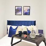 Grand Studio Apartments In Feltham