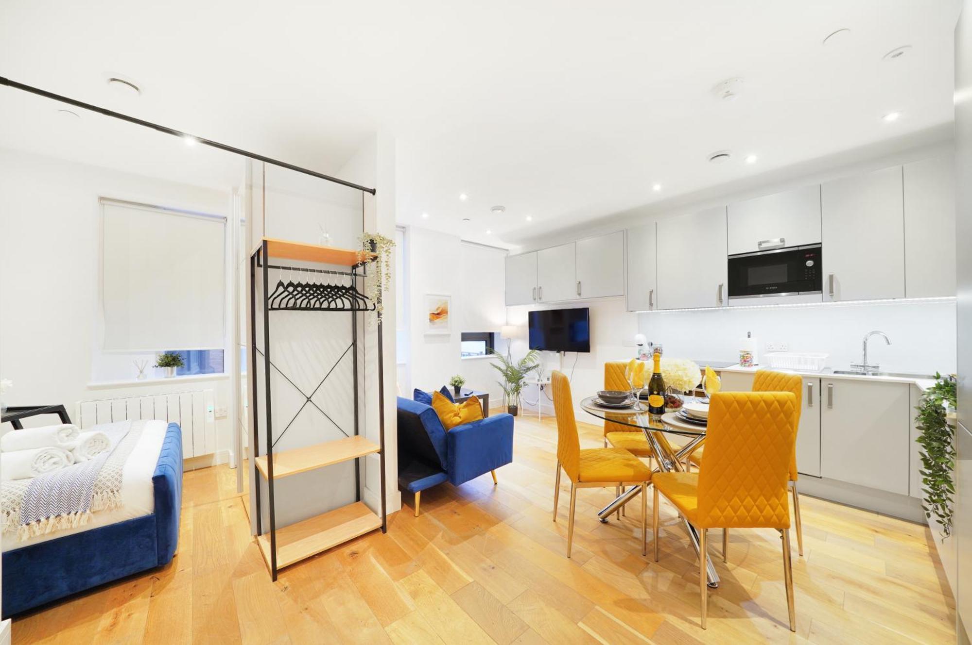 Grand In Apartment