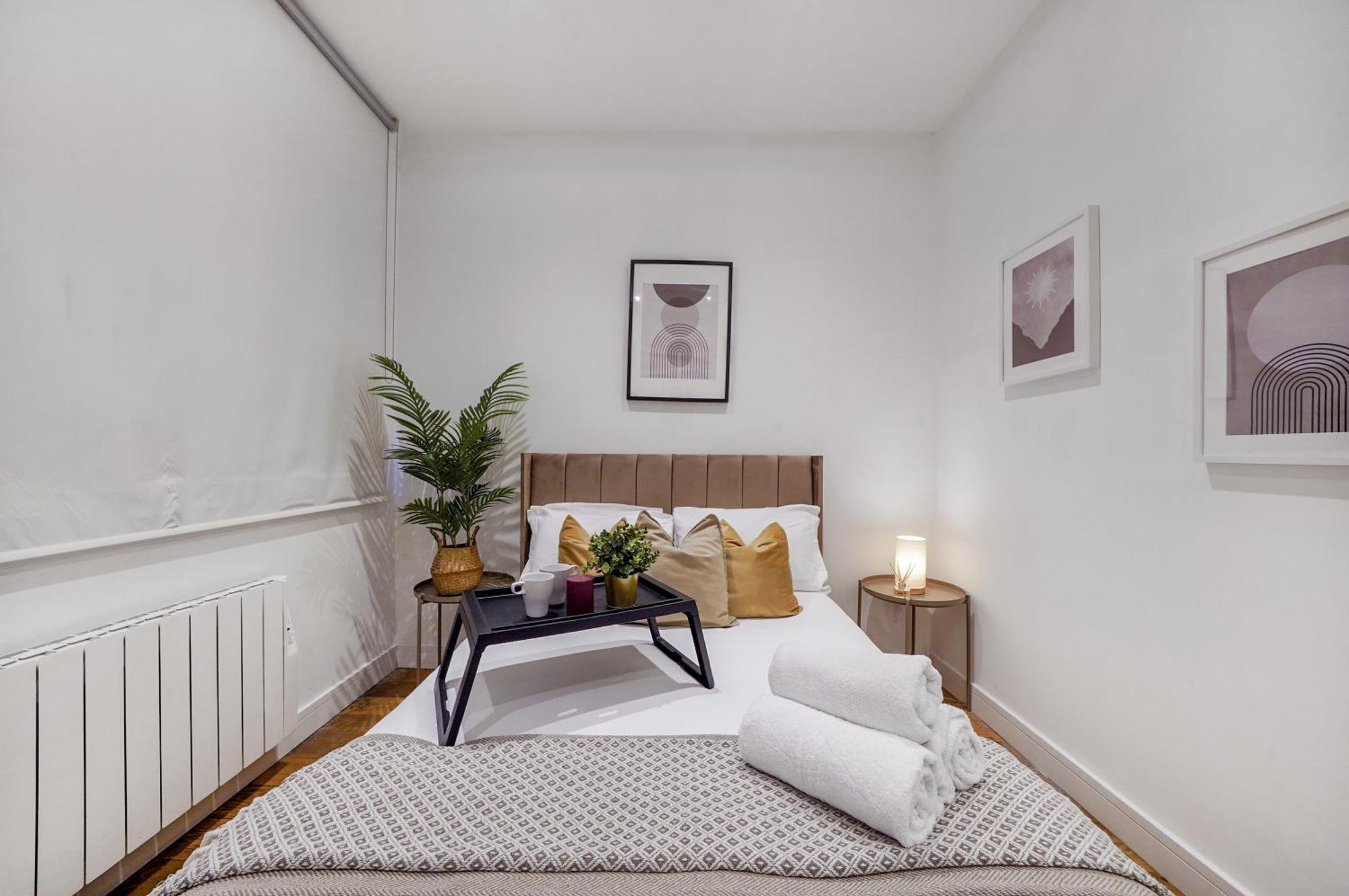 Grand In Apartment Feltham